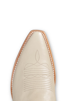 The Lynn Cream Cowhide Tecovas